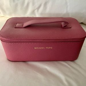 Cosmetic case